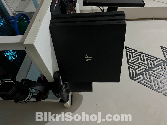 PlayStation 4 Pro (PS4 pro) USED